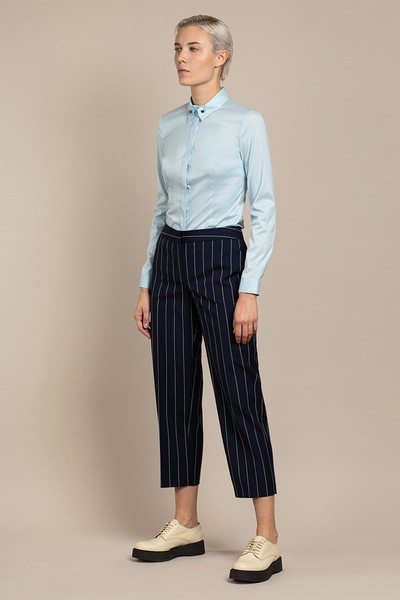 Укороченные брюки прямого кроя VASSA&Co, пол женский, цвет синий