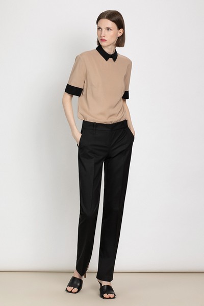 Брюки со стрелками VASSA&Co, пол женский, цвет черный