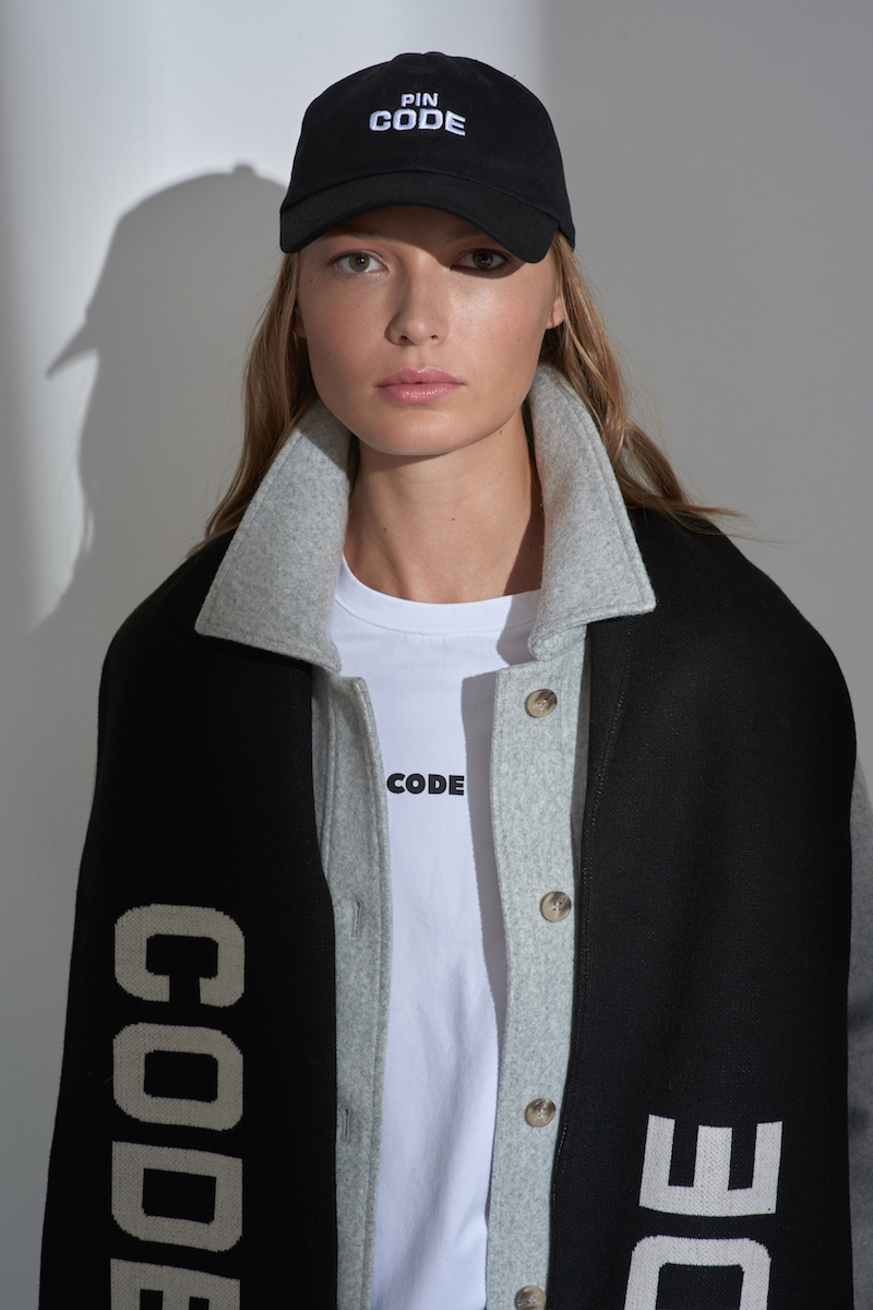 Шарф VASSA CODE, пол женский, цвет черный