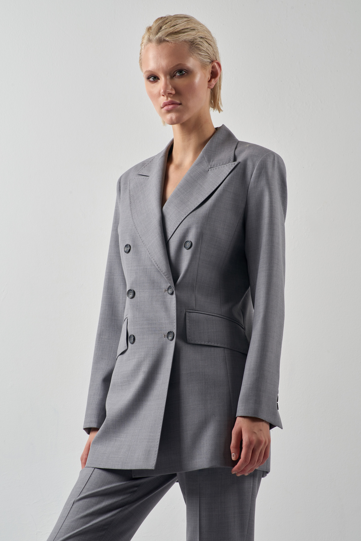 Жакет VASSA&Co, пол женский, цвет серый