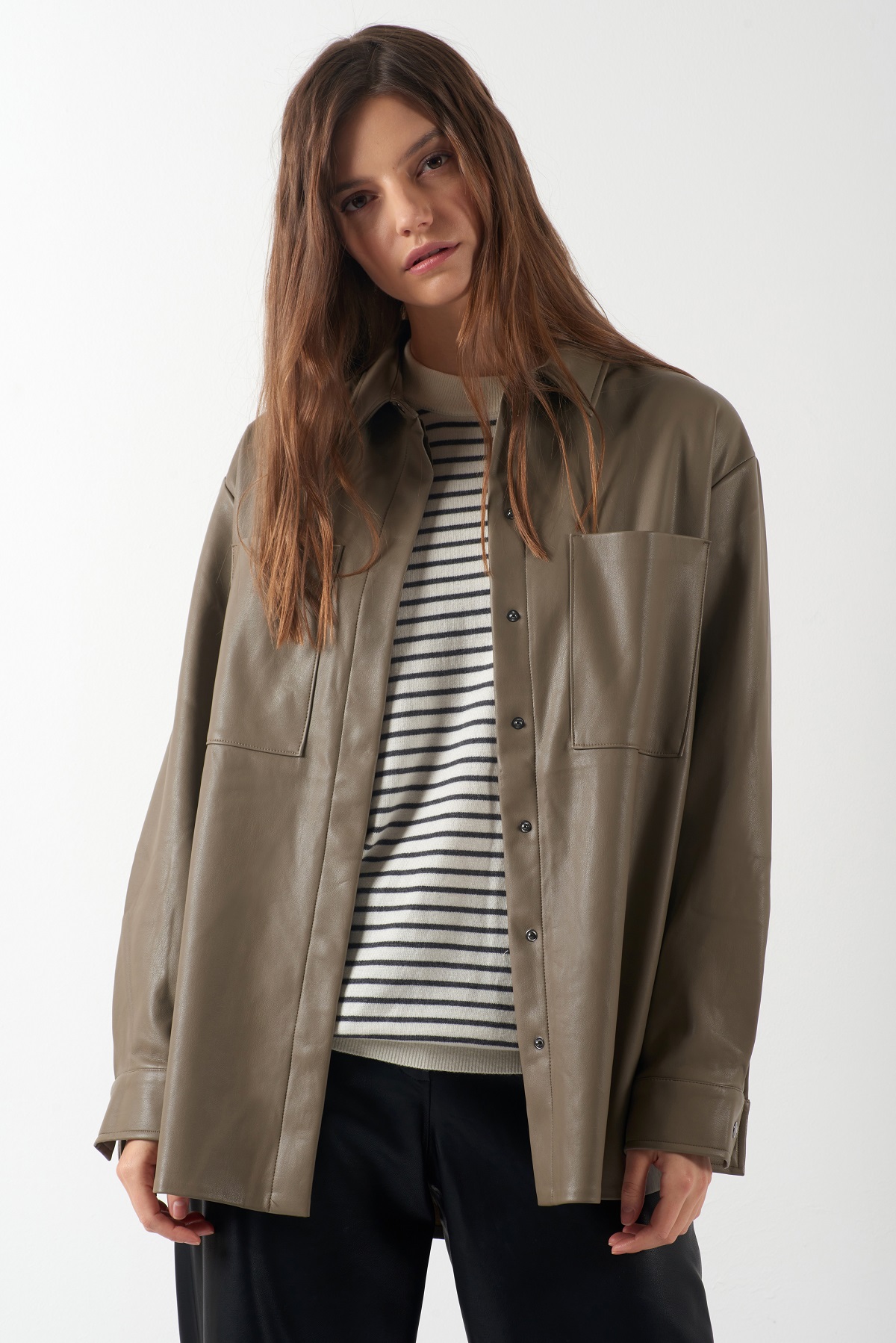 Рубашка из экокожи VASSA CODE, пол женский, цвет серый