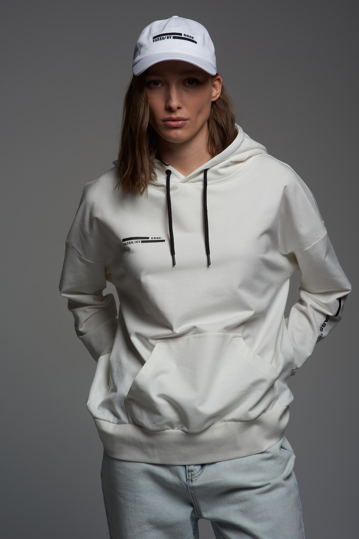 Худи с принтом VASSA CODE, пол женский, цвет белый