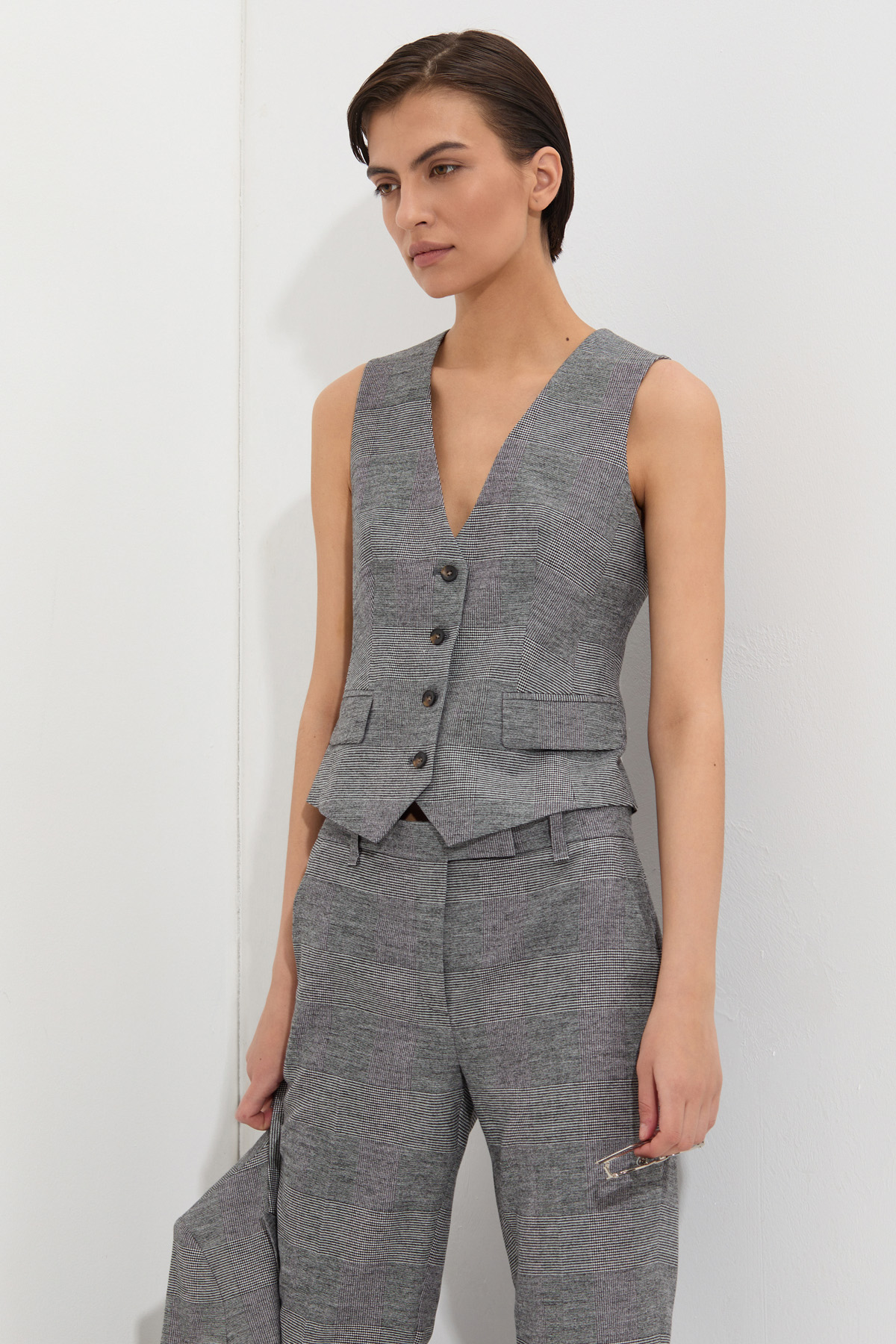 Жилет VASSA&Co, пол женский, цвет серый