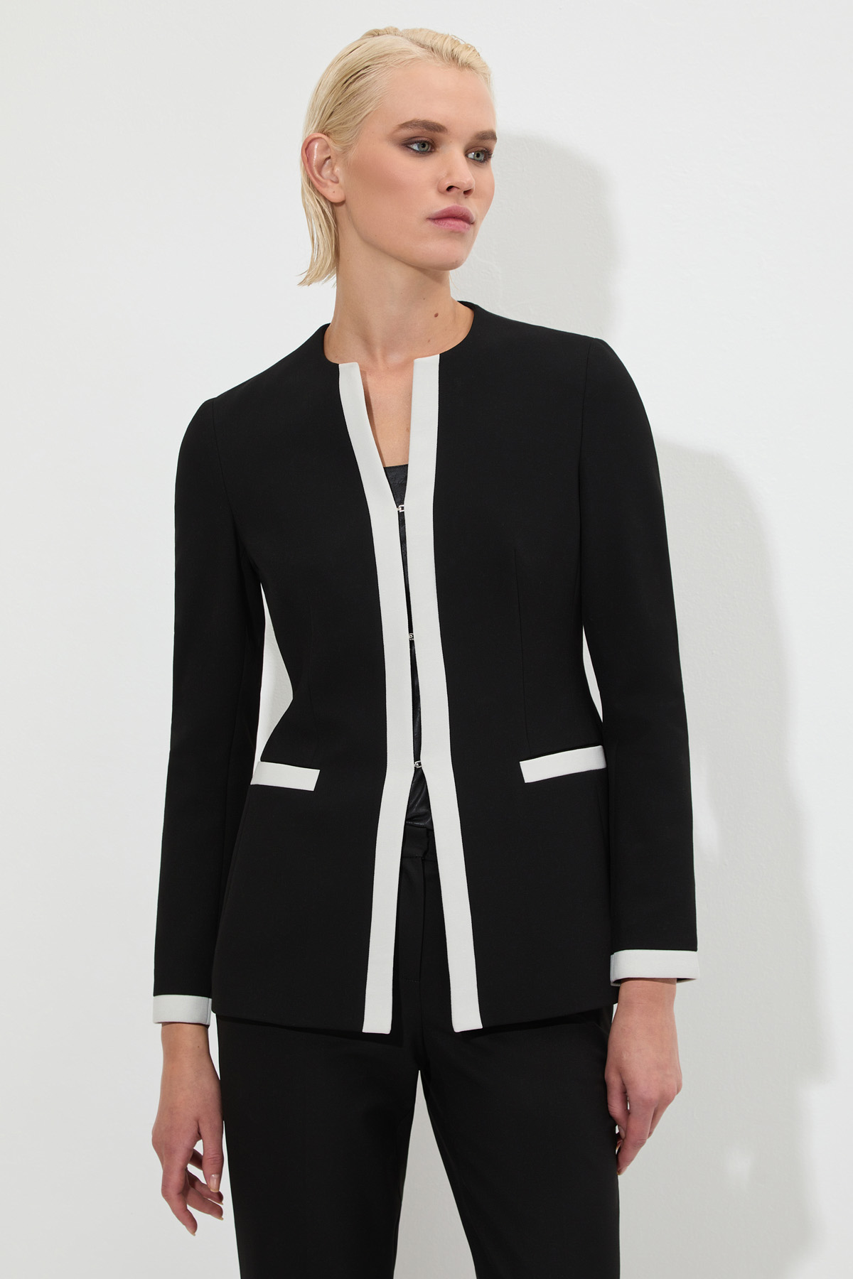 Приталенный жакет VASSA&Co, пол женский, цвет черный