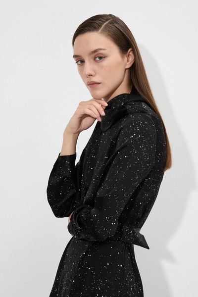 Платье с дизайнерским принтом VASSA&Co, пол женский, цвет черный