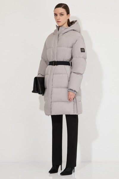 Пуховик VASSA&Co, пол женский, цвет коричневый