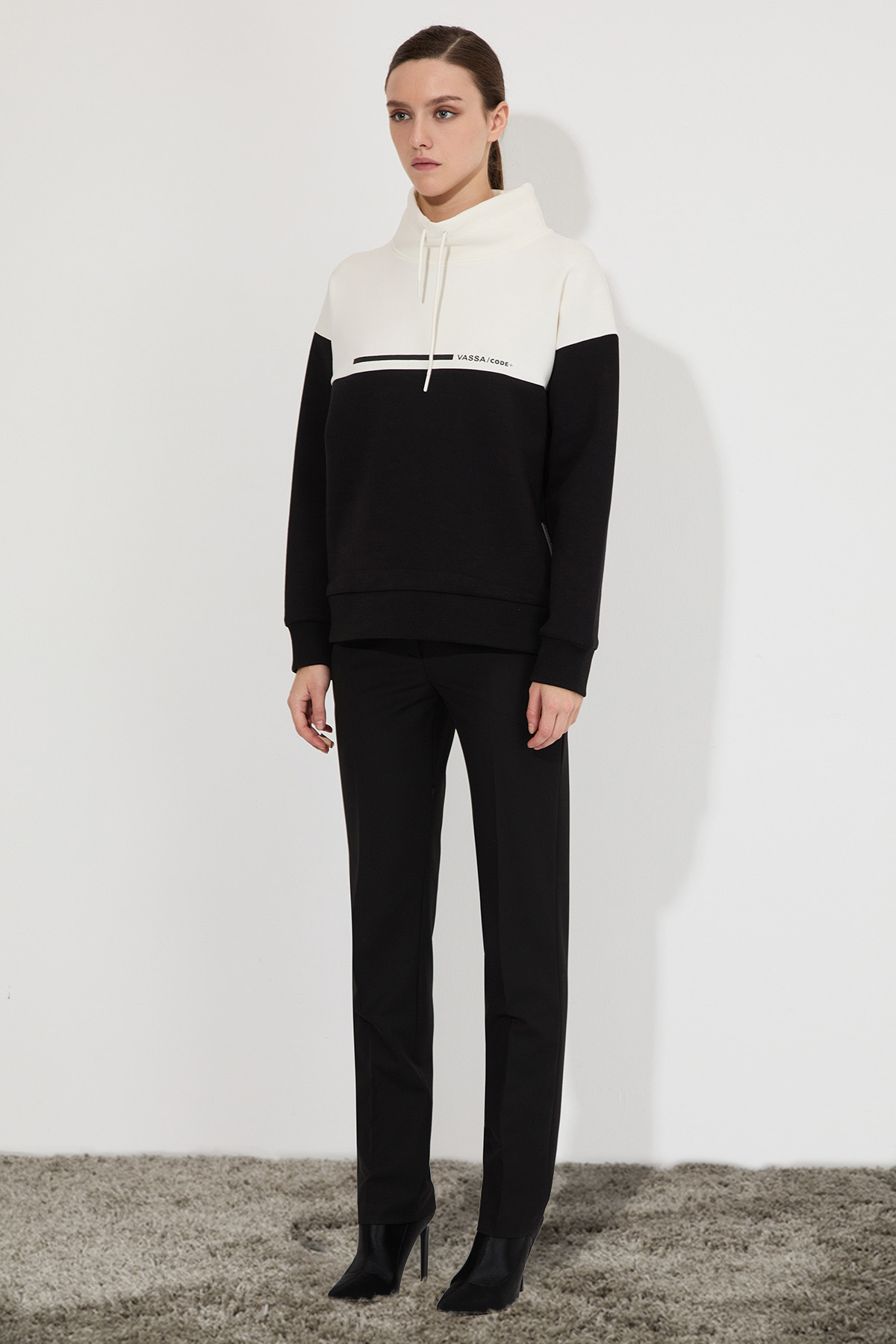 Худи , пол женский, цвет черный