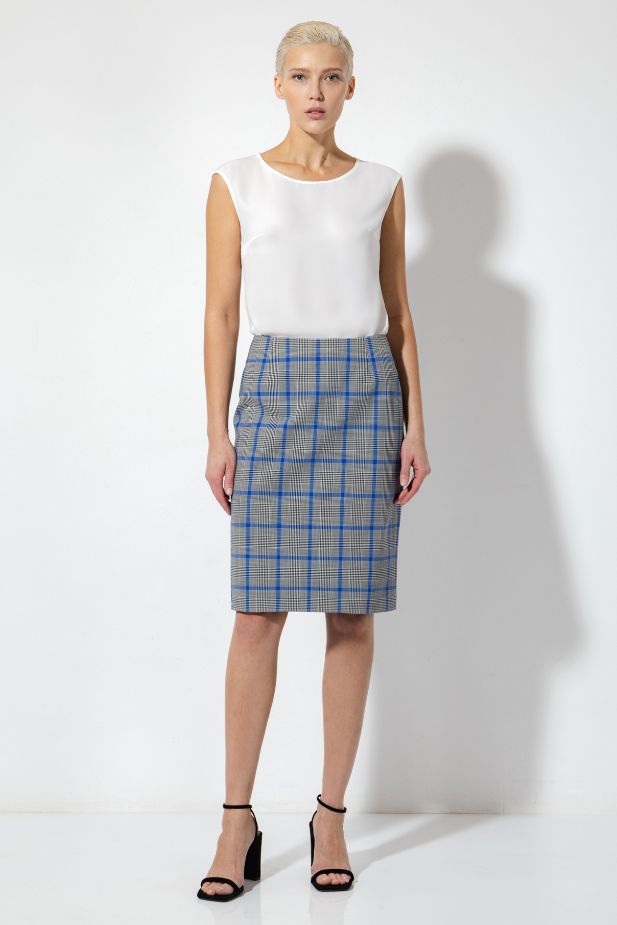 Прямая юбка в клетку VASSA&Co, пол female, цвет синий