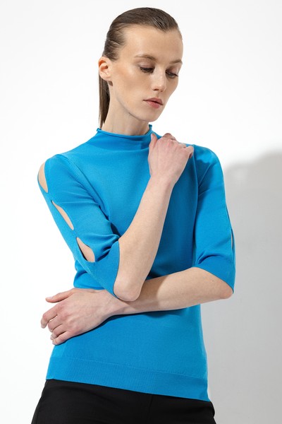 Джемпер с разрезами VASSA&Co, пол female, цвет синий