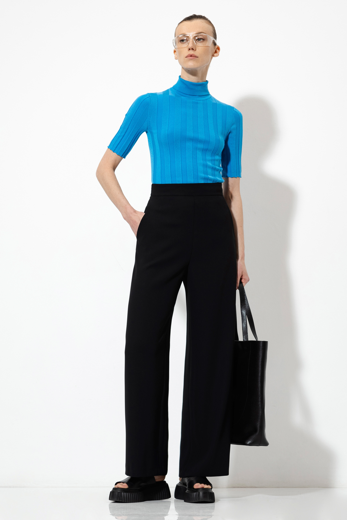 Водолазка с коротким рукавом VASSA&Co, пол женский, цвет синий