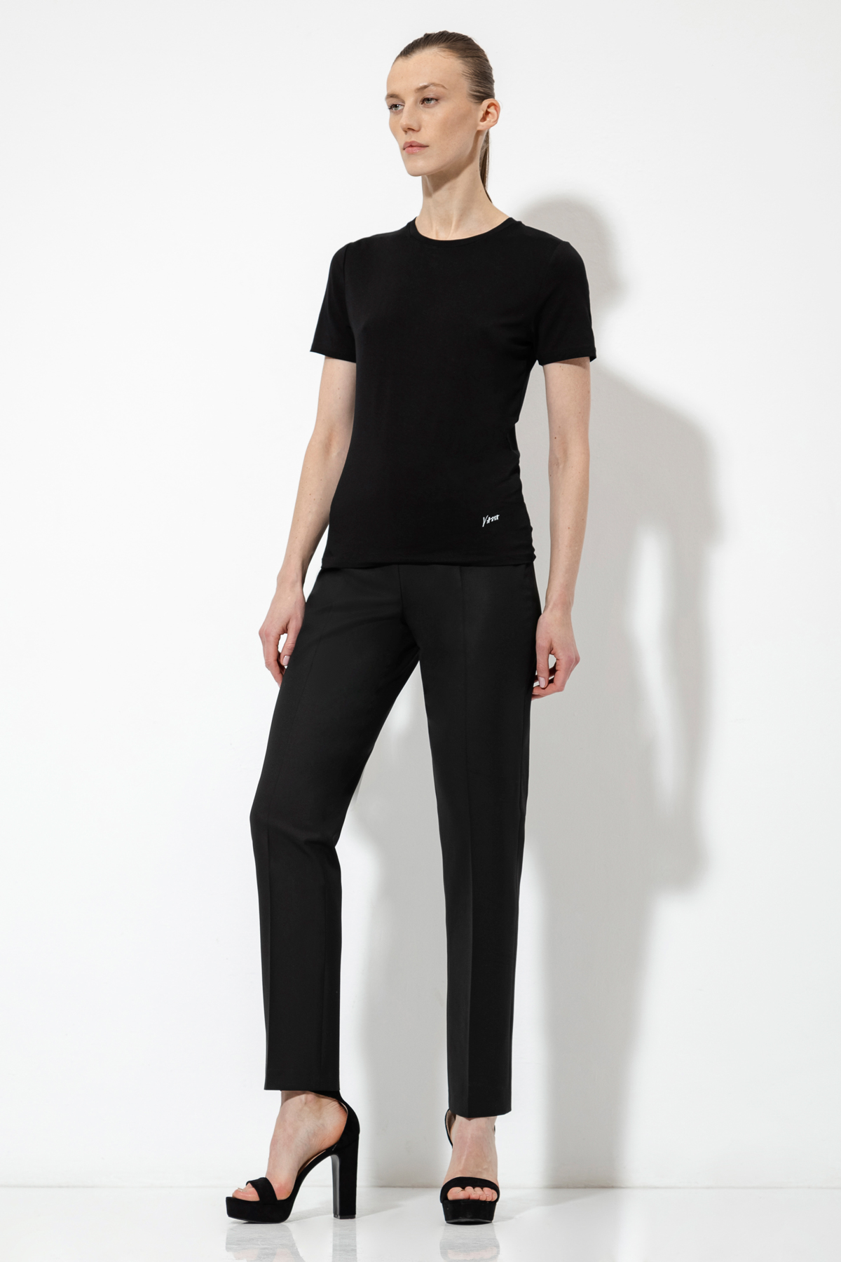 Trousers VASSA&Co, пол female, цвет black