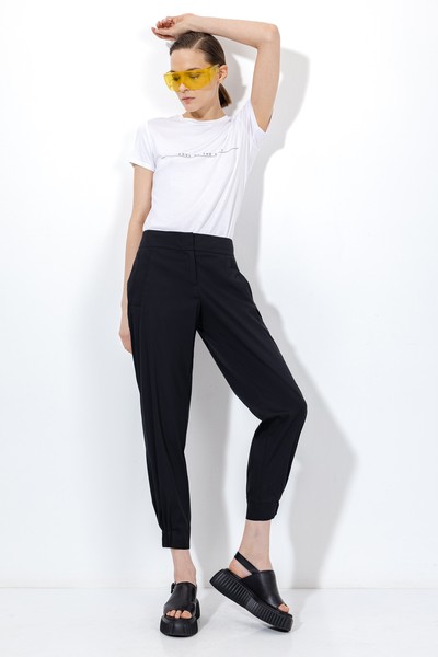 Брюки с манжетами VASSA&Co, пол женский, цвет черный