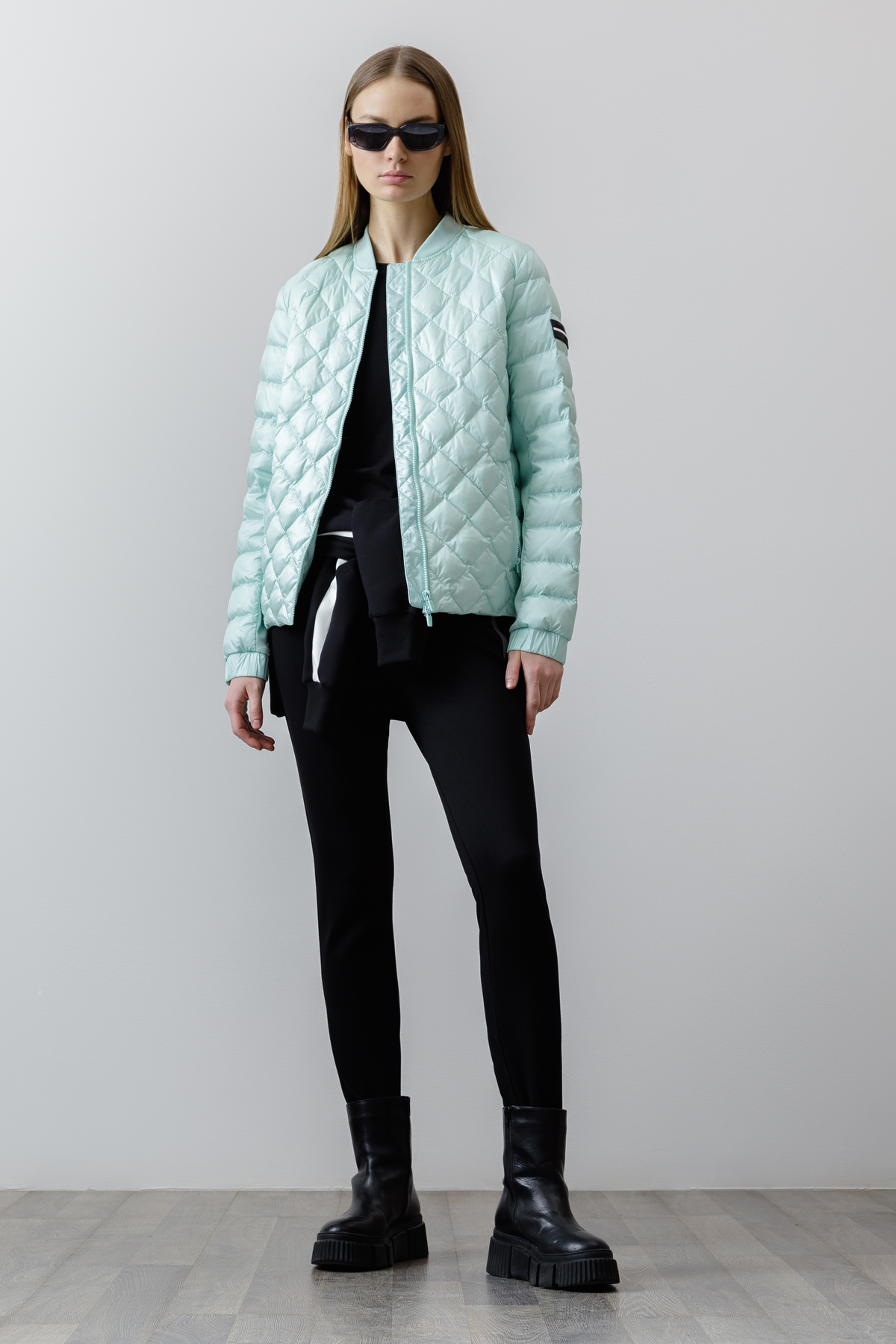 Стеганый бомбер VASSA CODE, пол женский, цвет зеленый