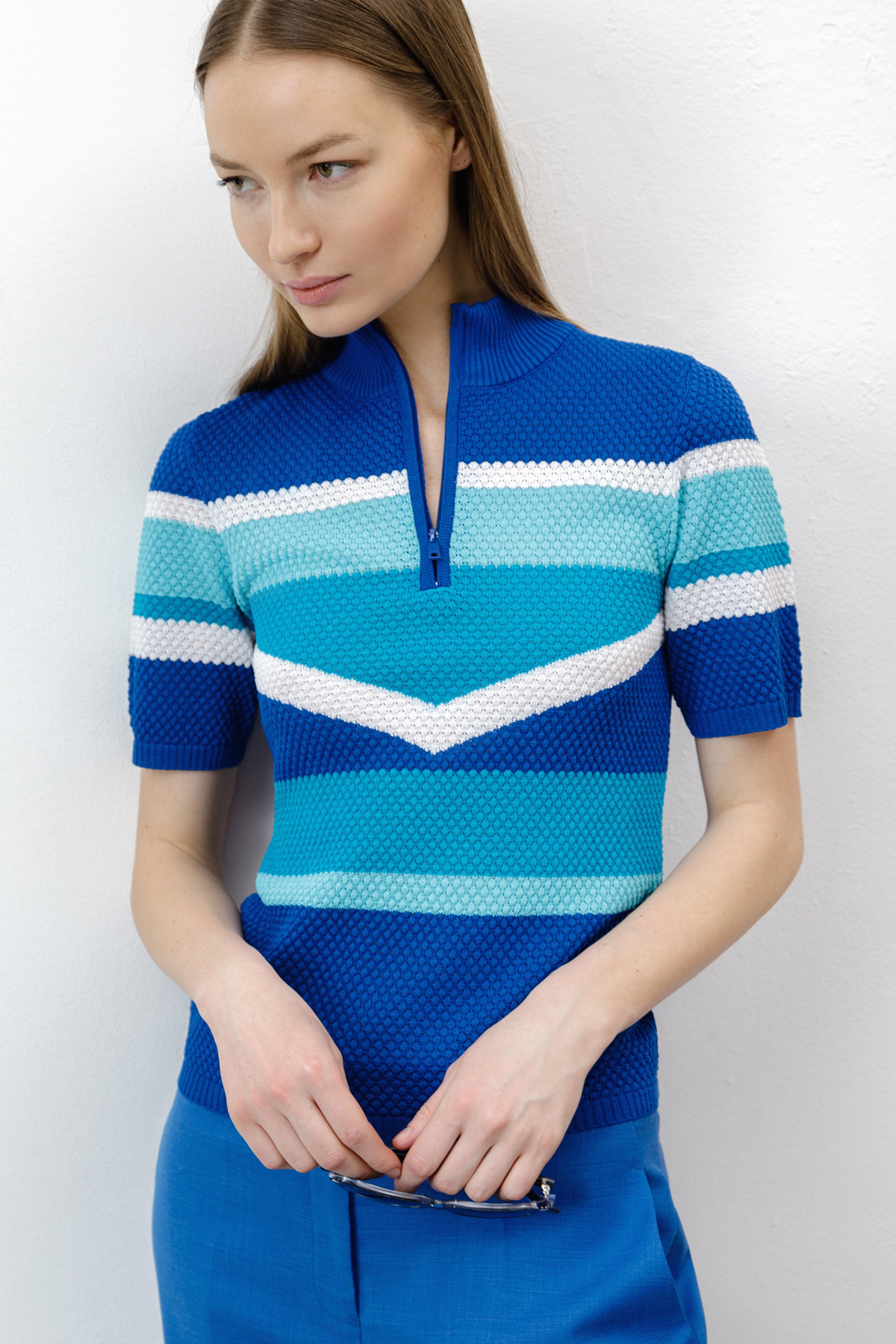 Джемпер , пол женский, цвет синий