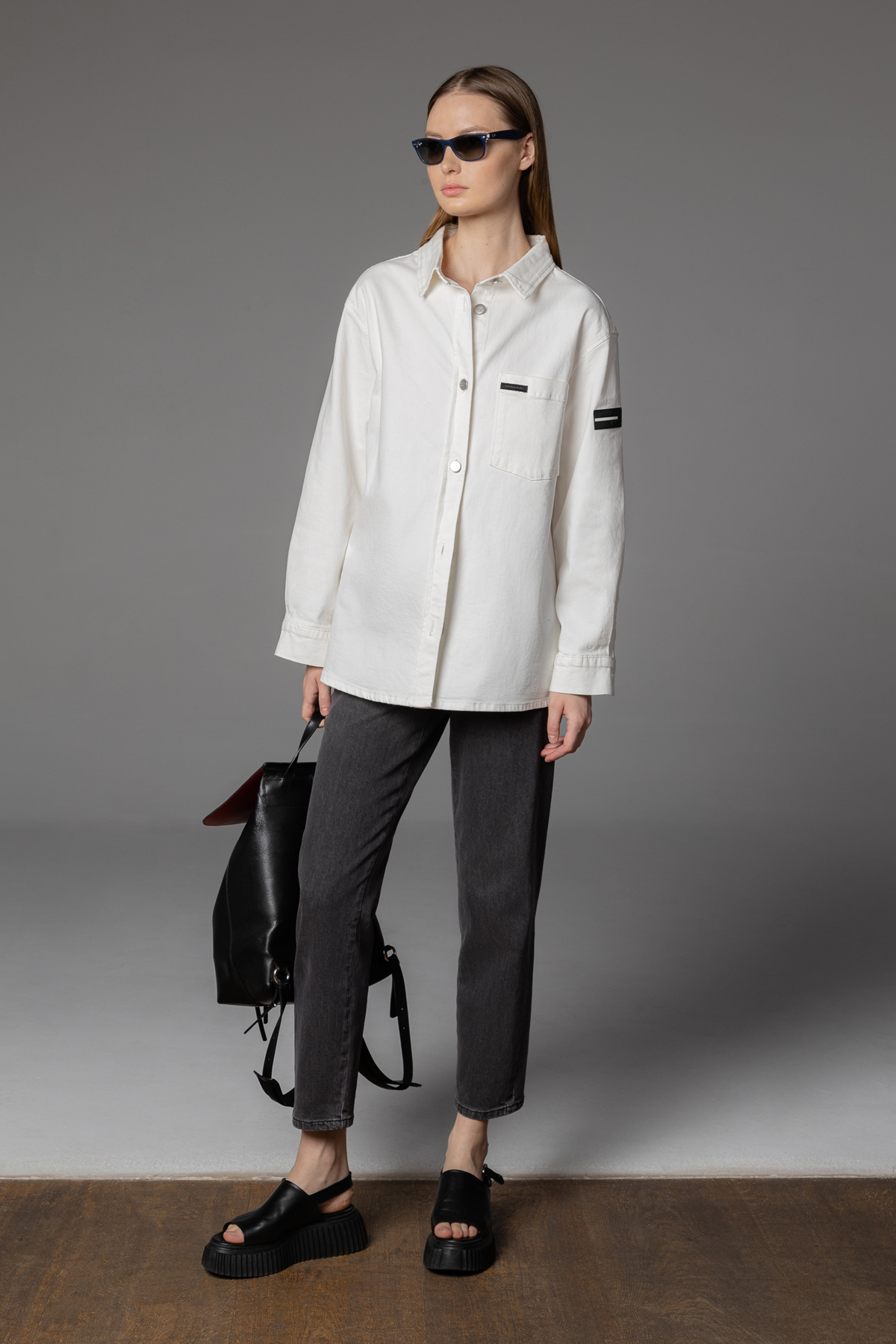 Джинсовая рубашка , пол женский, цвет белый