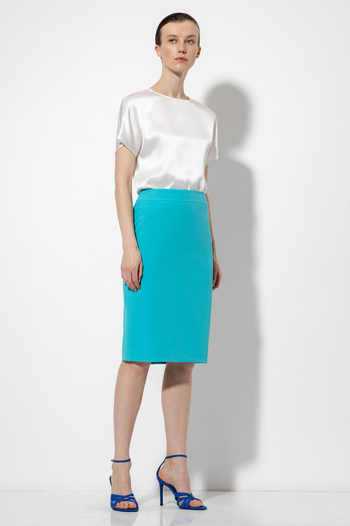 Юбка-карандаш VASSA&Co, пол female, цвет голубой