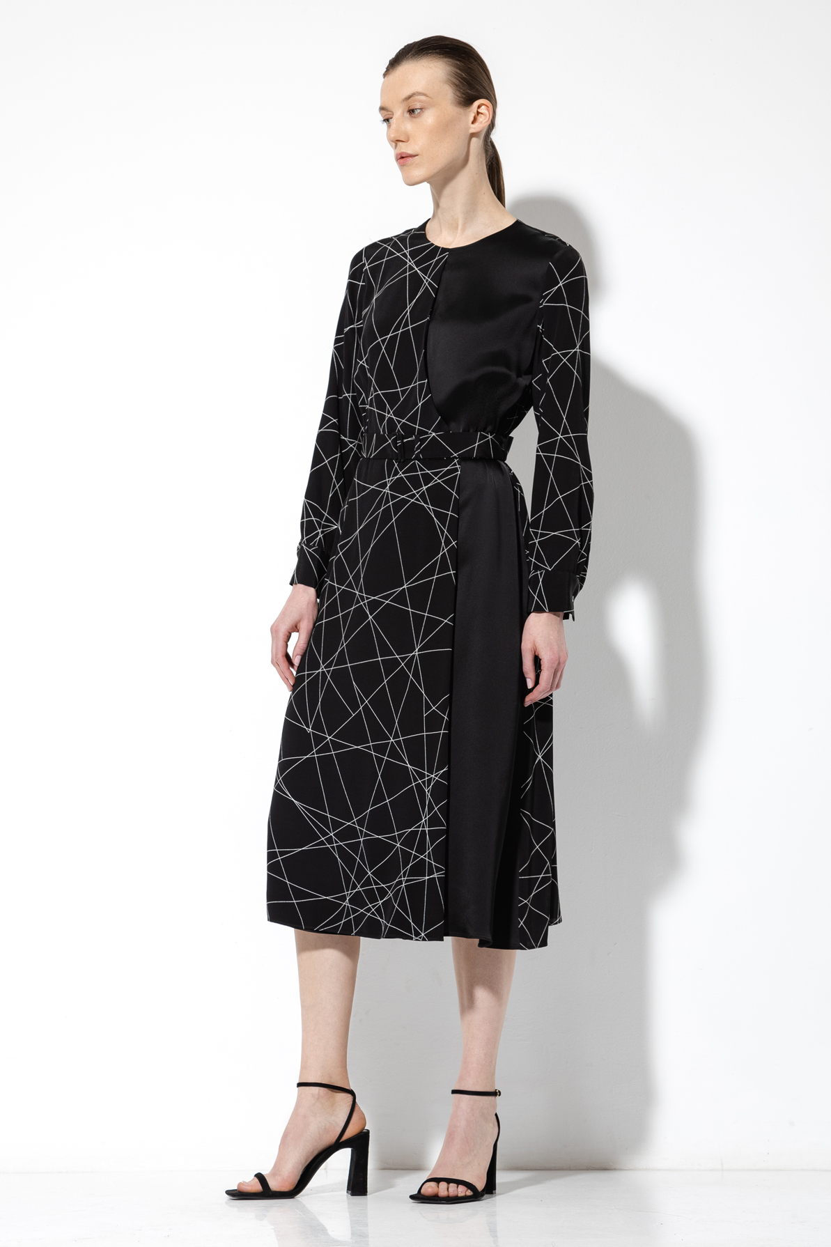 Двухцветное платье с принтом VASSA&Co, пол женский, цвет черный