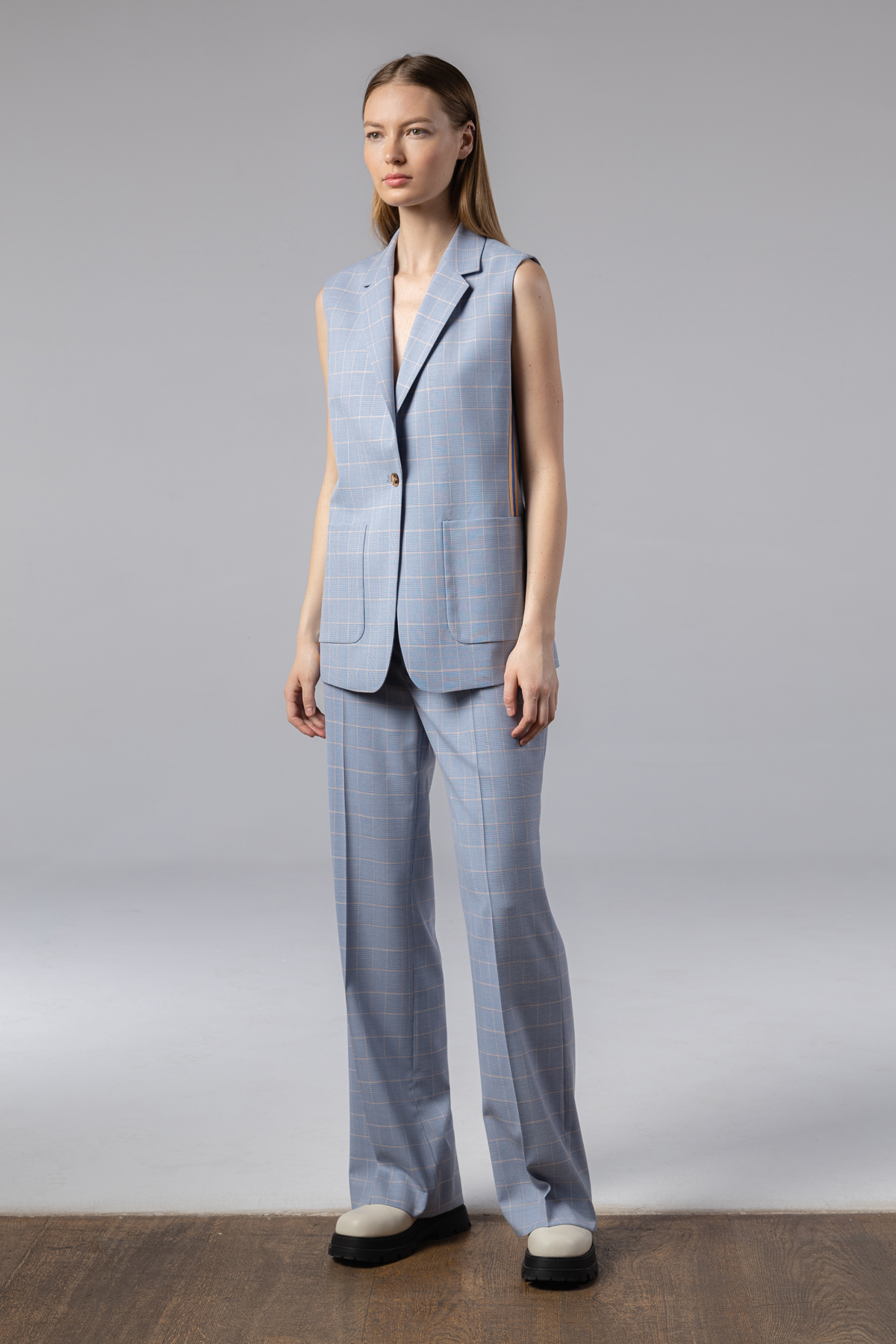 Брюки в клетку свободного кроя VASSA CODE, пол женский, цвет голубой