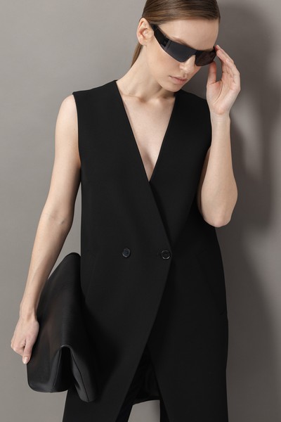 Удлиненный жилет VASSA&Co, пол женский, цвет черный