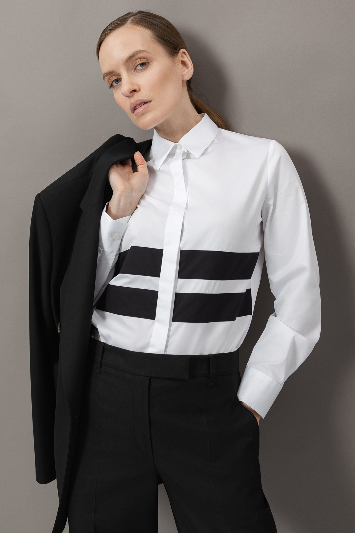 Блузка с графичным принтом VASSA&Co, пол женский, цвет белый