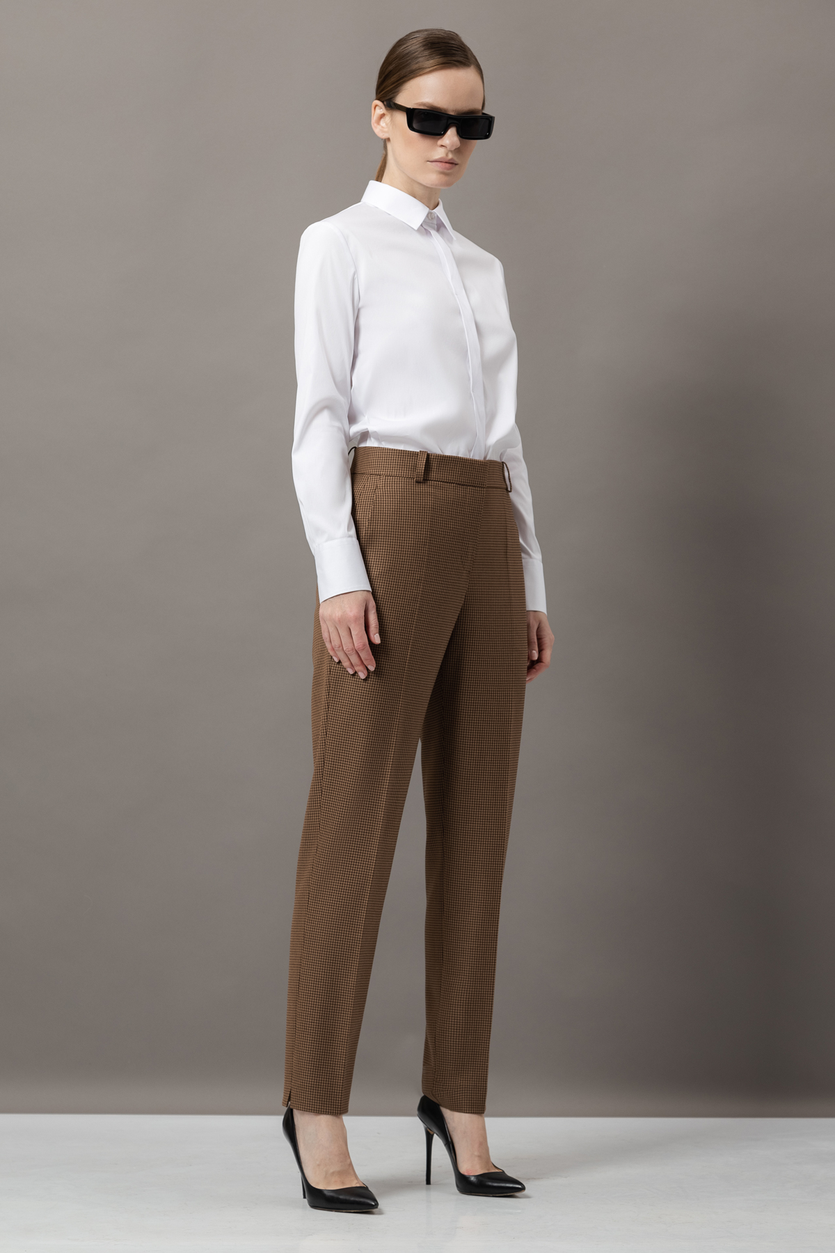 Брюки в мелкую клетку VASSA&Co, пол женский, цвет коричневый