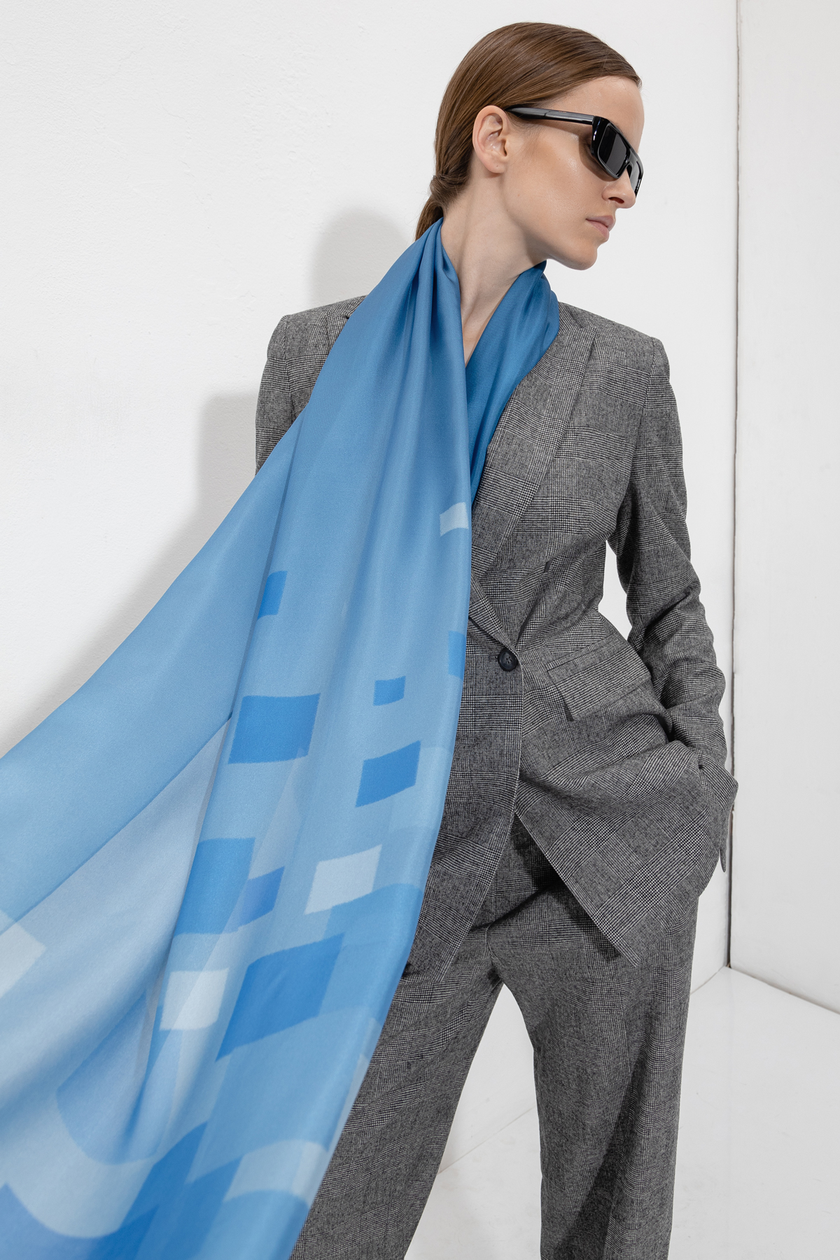 Scarf VASSA&Co, пол female, цвет синий