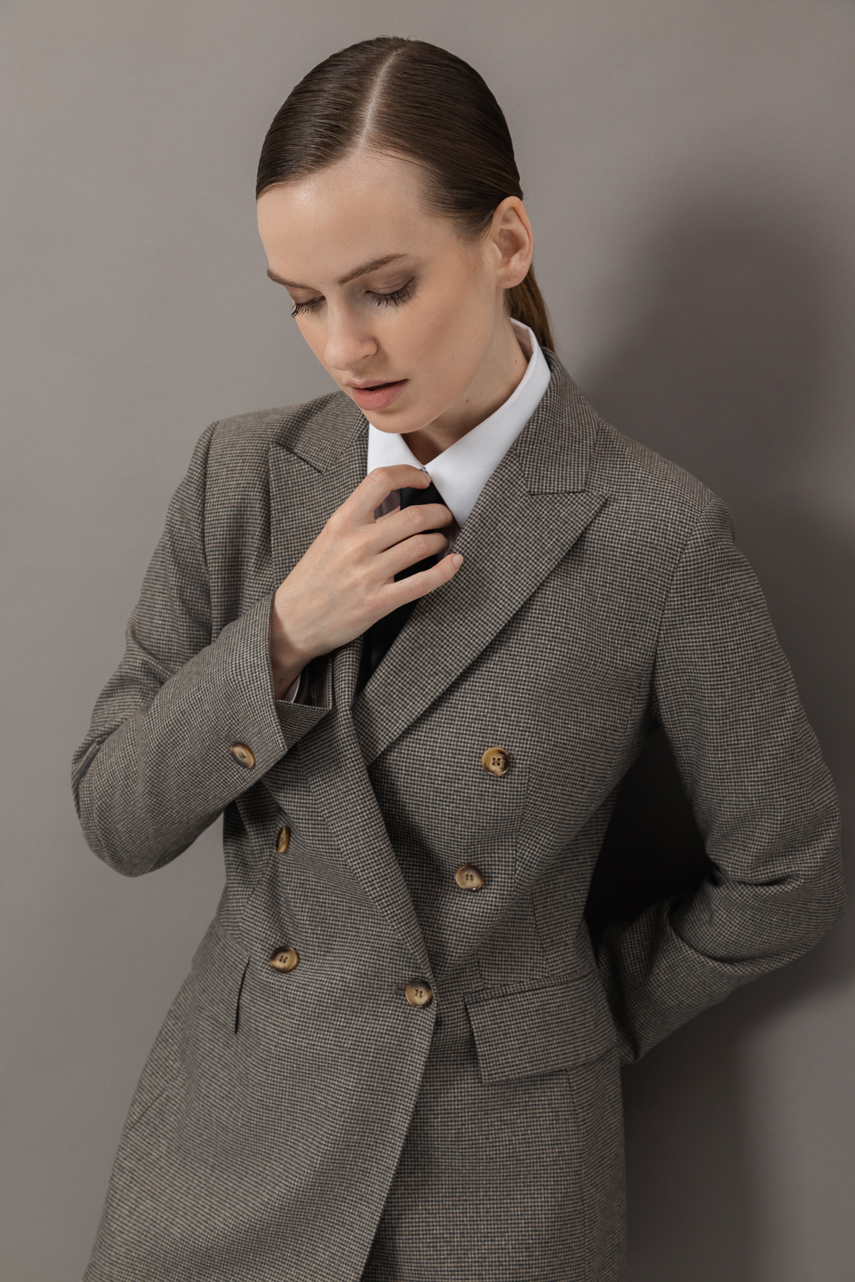 Двубортный жакет VASSA&Co, пол женский, цвет коричневый