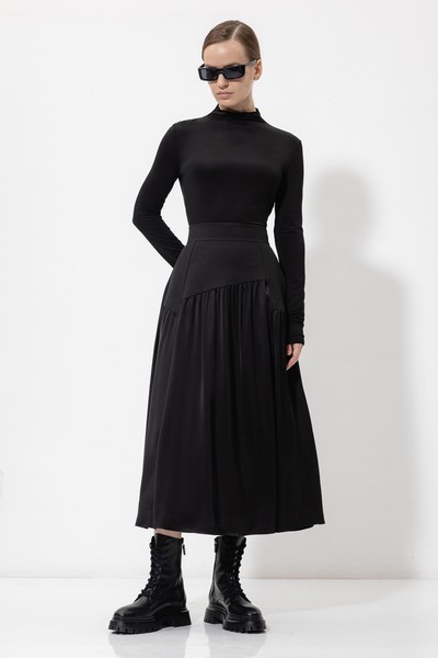 Юбка с асимметричной деталью VASSA&Co, пол female, цвет black