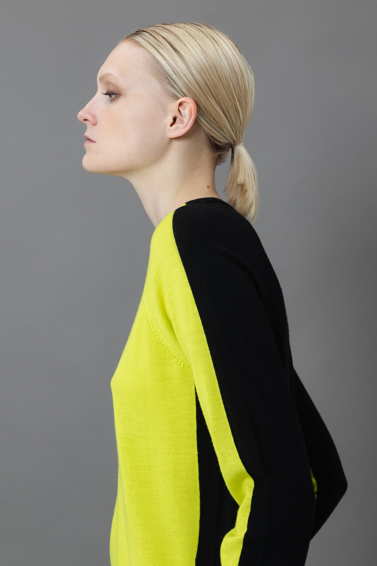 Джемпер из шерсти VASSA&Co, пол женский, цвет желтый