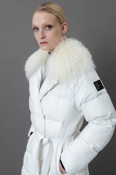 Coat VASSA&Co, пол female, цвет white