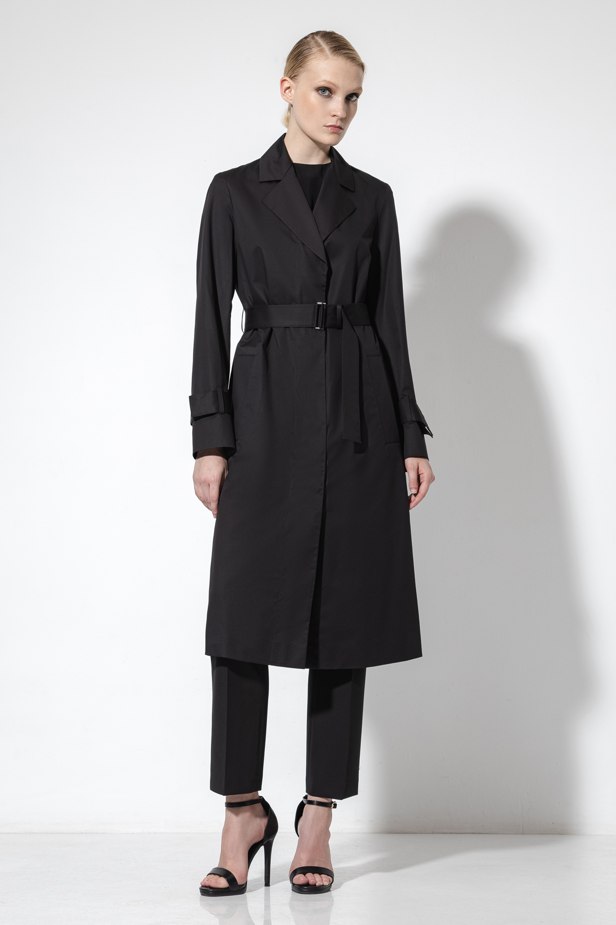 Плащ VASSA&Co, пол female, цвет black