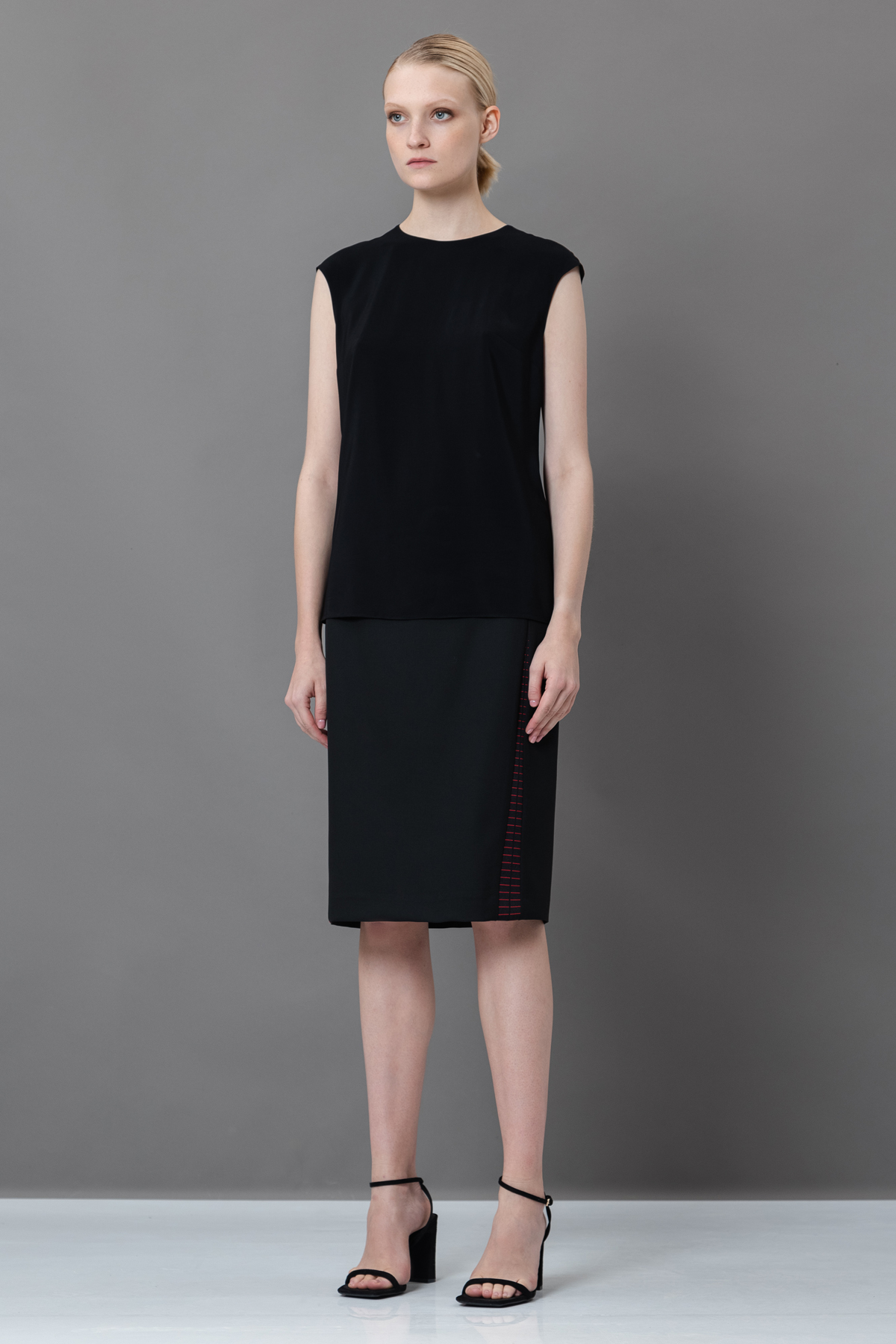 Блузка без рукавов VASSA&Co, пол женский, цвет черный