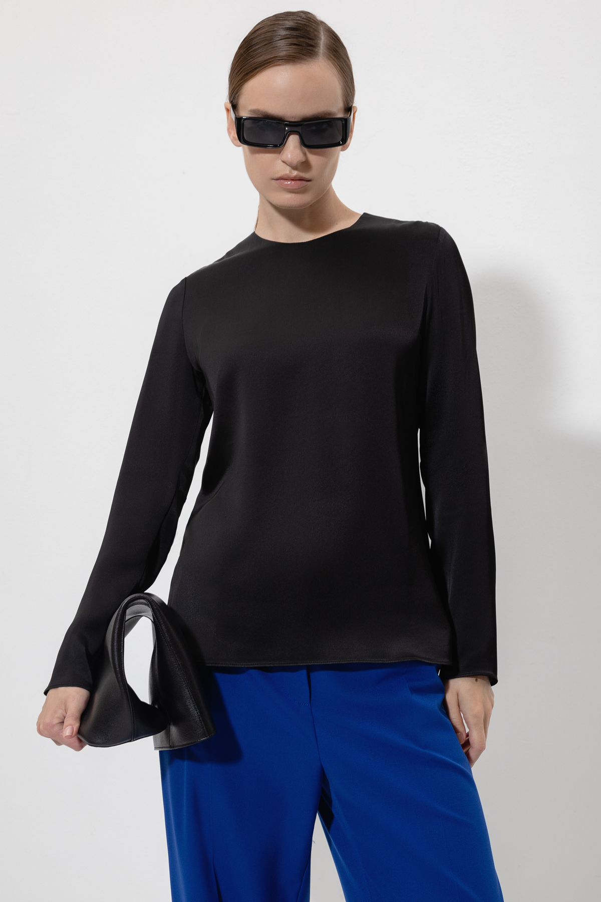 Блузка VASSA&Co, пол женский, цвет черный