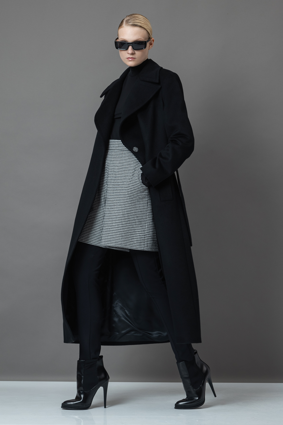 Шорты в гусиную лапку VASSA&Co, пол женский, цвет черный