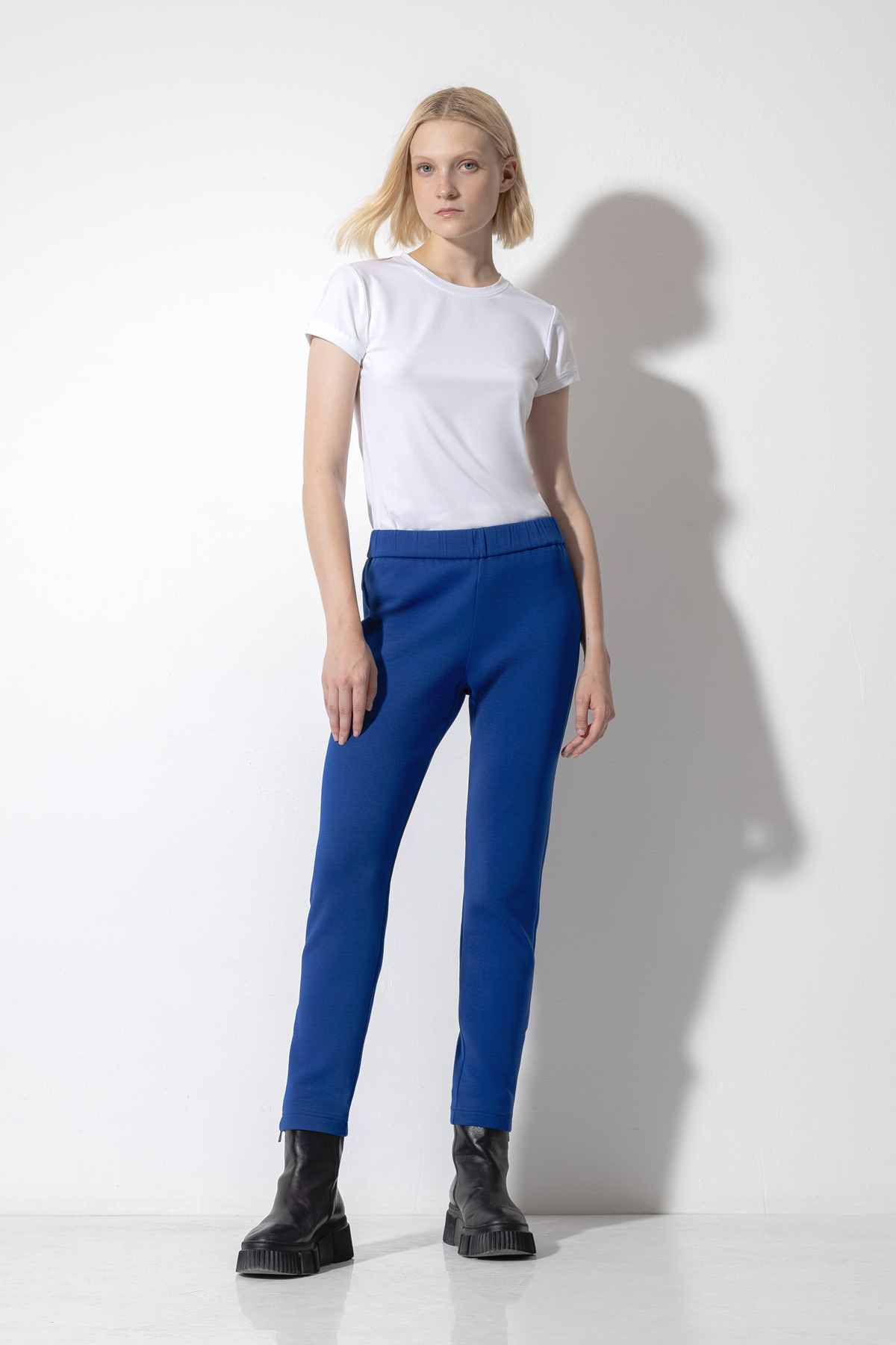 Trousers VASSA CODE, пол female, цвет синий