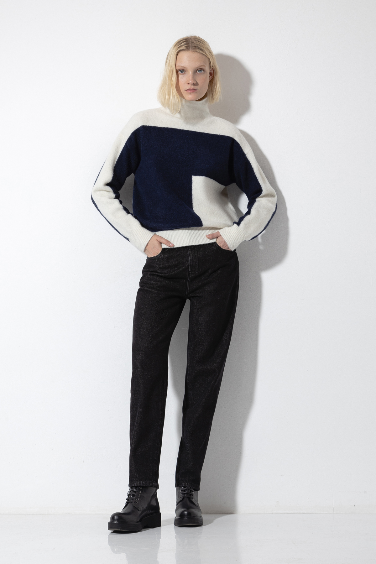 Джинсы Luxembourg Mid Rise VASSA CODE, пол женский, цвет черный