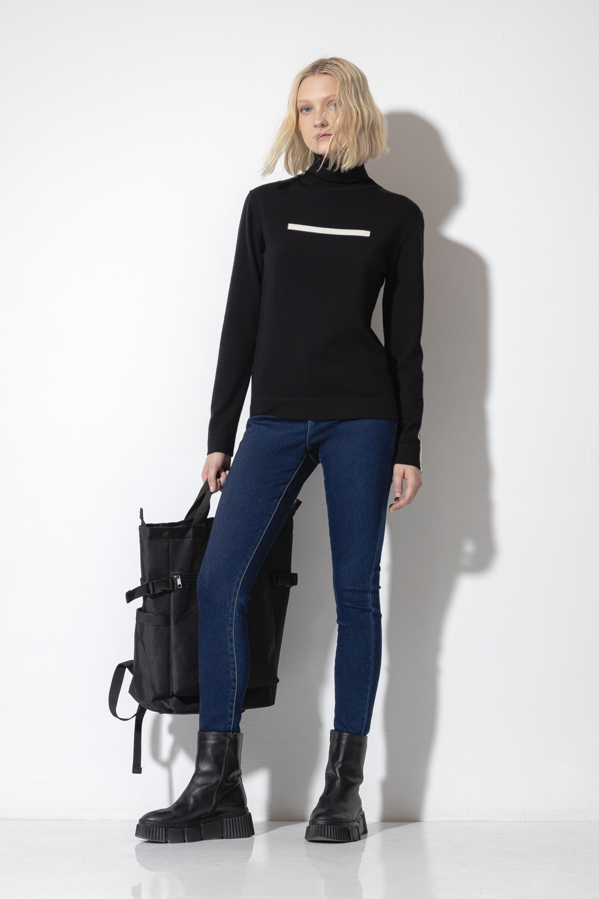 Jeans VASSA CODE, пол female, цвет синий