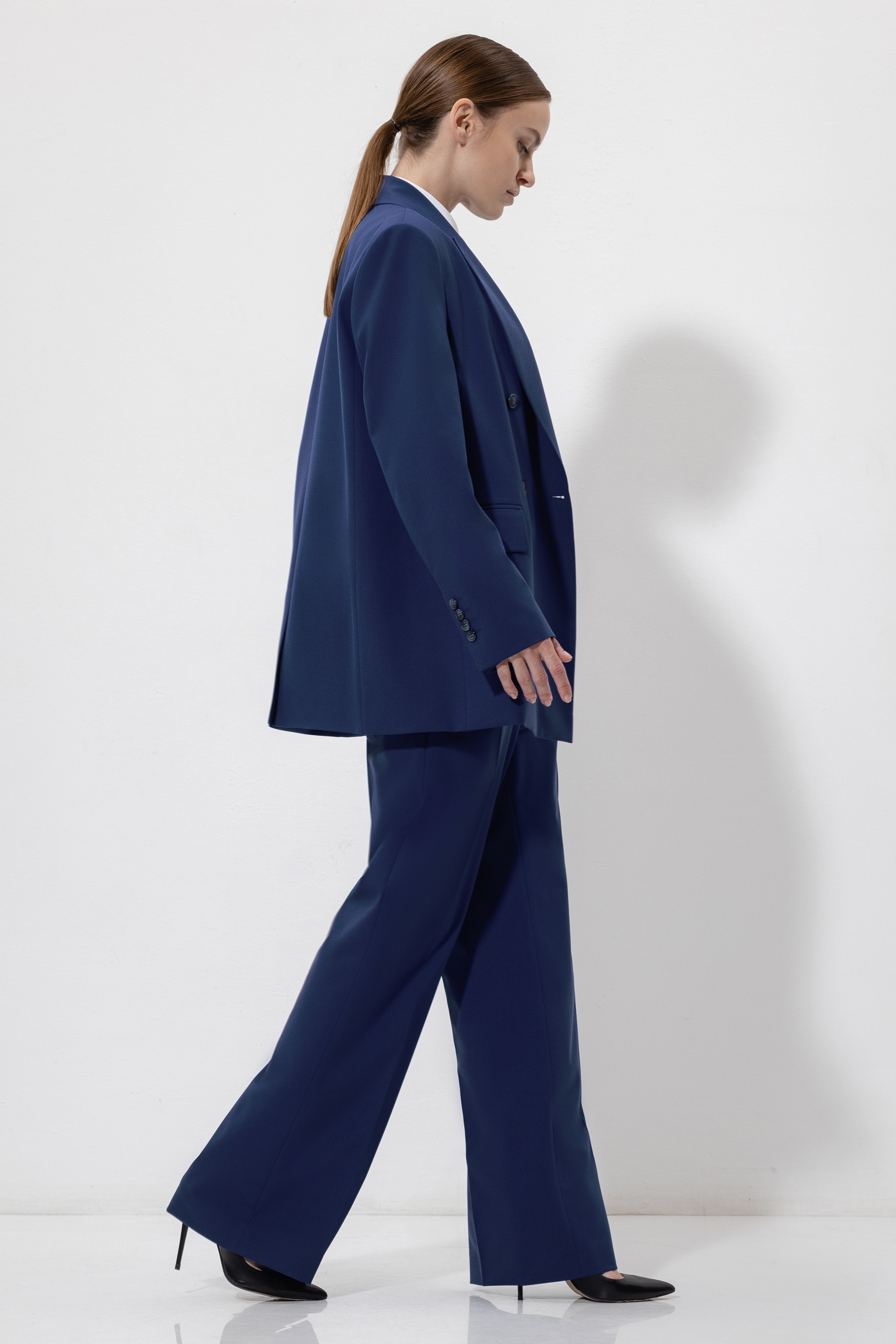 Широкие брюки VASSA&Co, пол женский, цвет синий