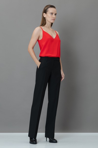 Зауженные брюки со стрелками VASSA&Co, пол женский, цвет черный