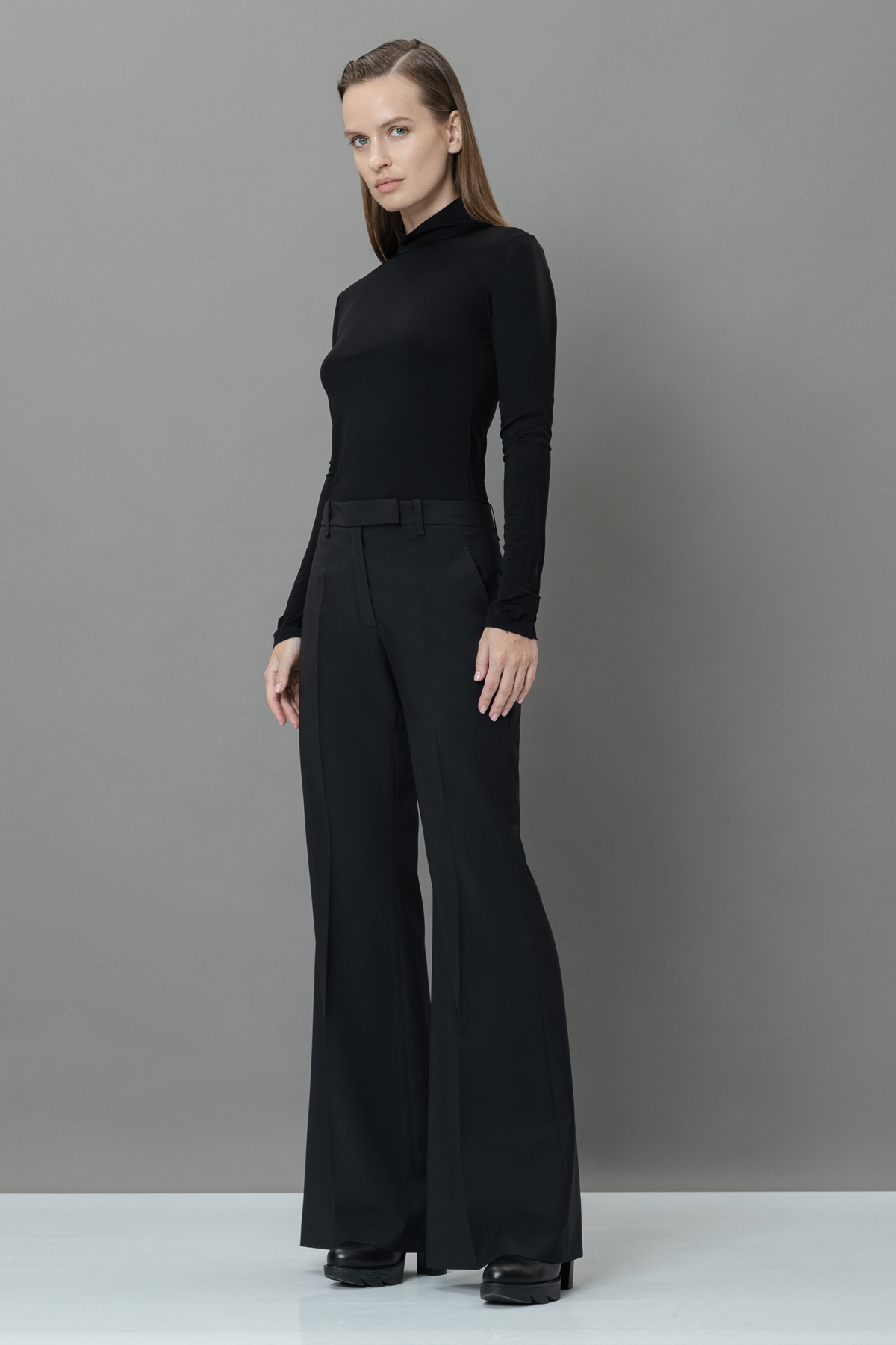 Брюки-клеш VASSA&Co, пол женский, цвет черный