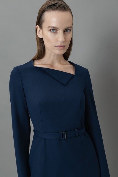 Платье-футляр с асимметричным вырезом VASSA&Co, пол женский, цвет синий