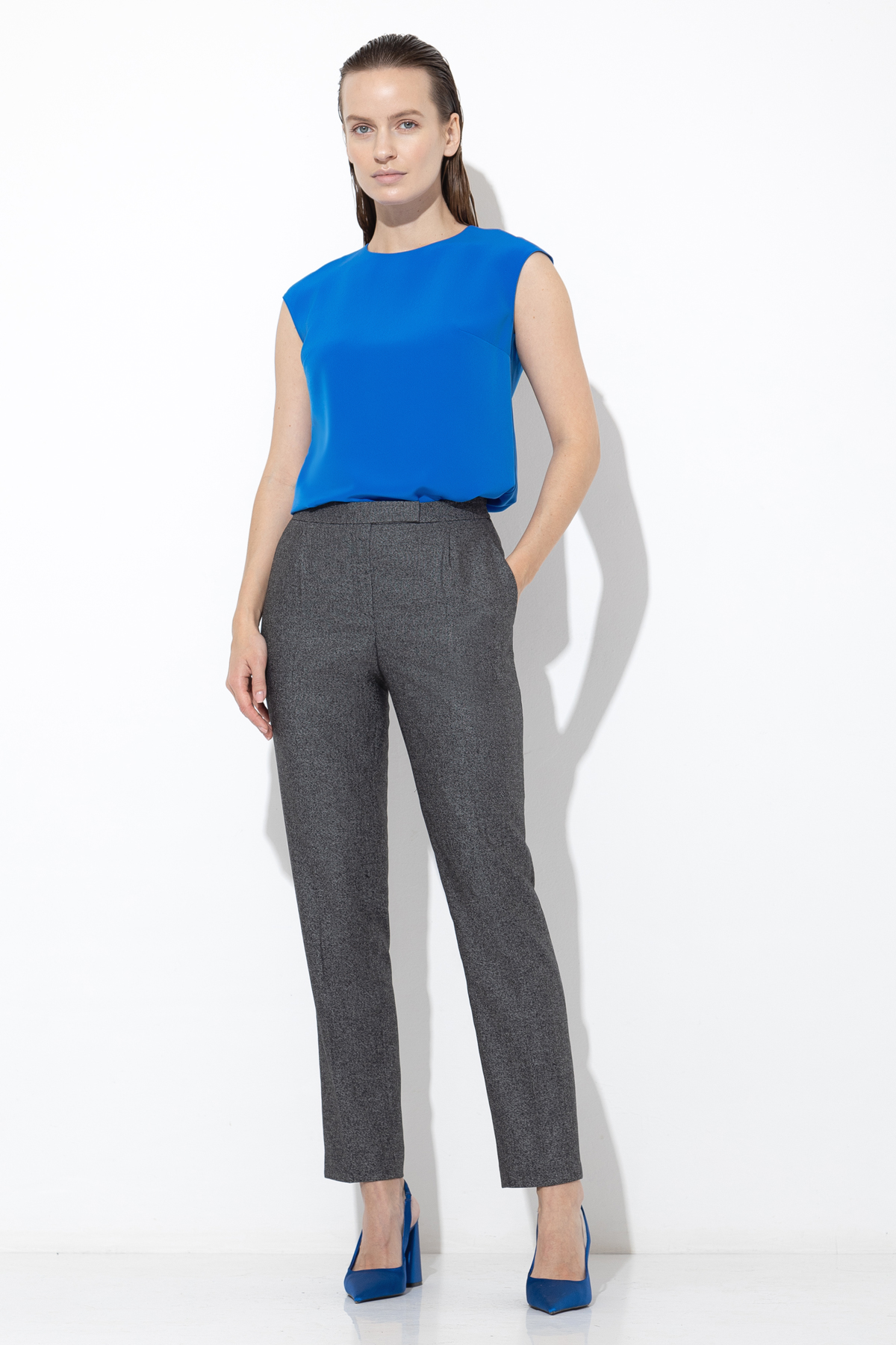 Брюки VASSA&Co, пол женский, цвет серый