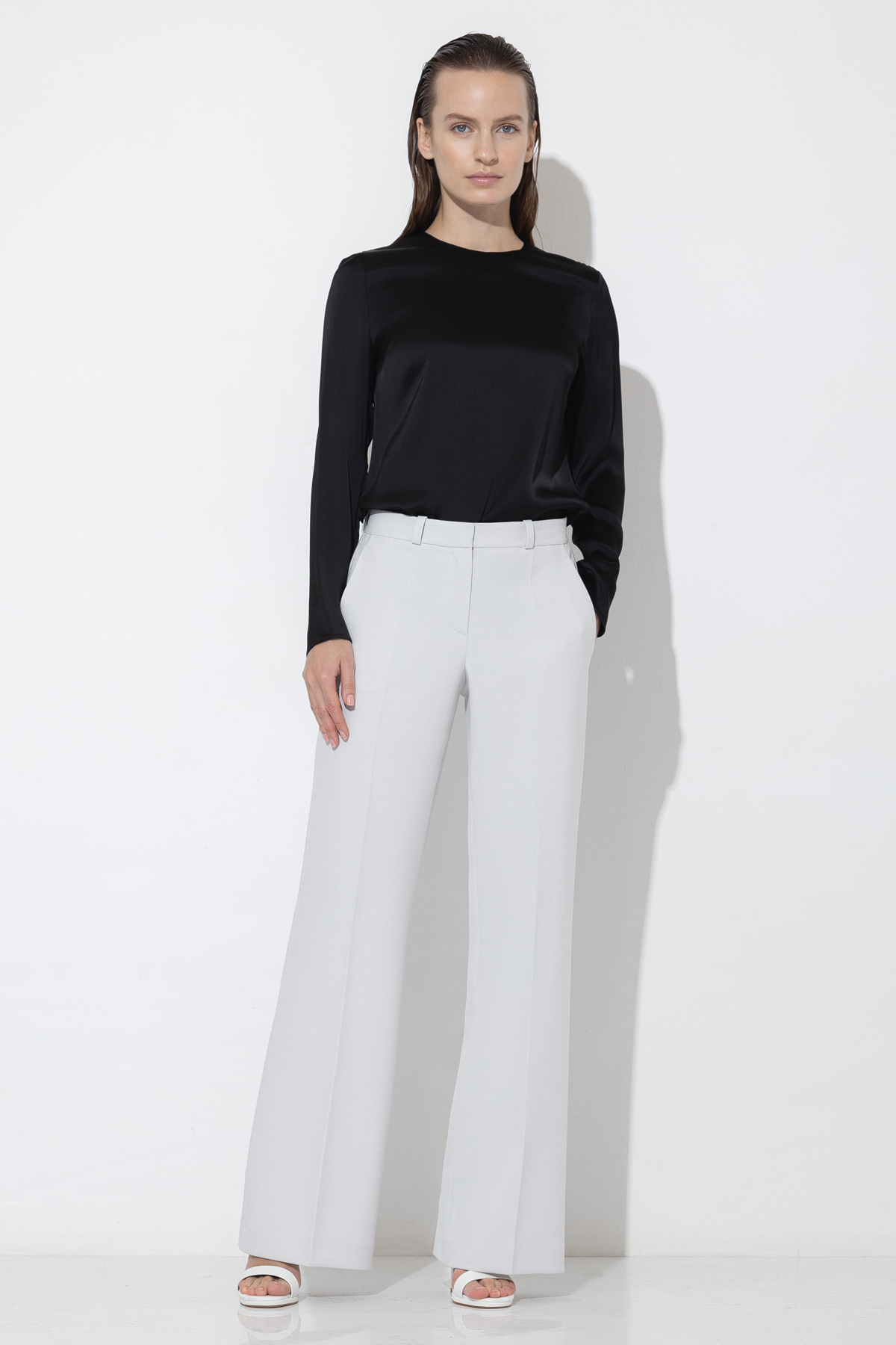 Брюки VASSA&Co, пол женский, цвет белый