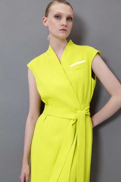 Платье на запах VASSA&Co, пол женский, цвет желтый