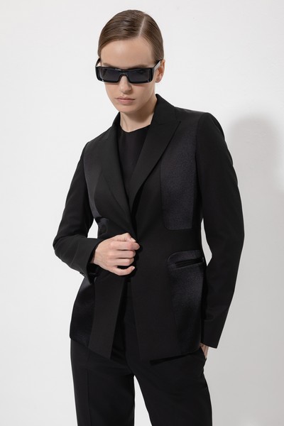 Жакет с акцентными деталями VASSA&Co, пол женский, цвет черный