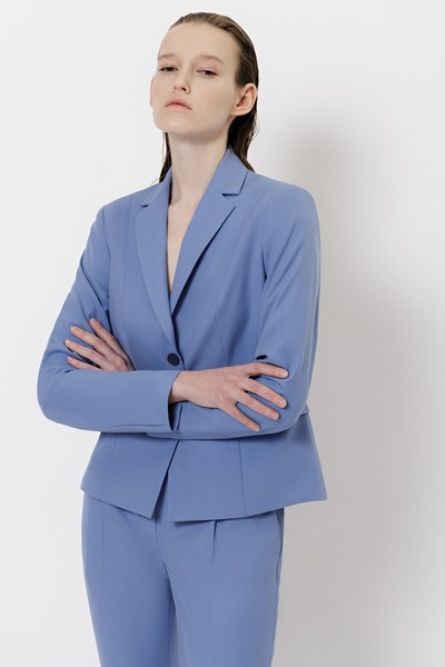 Укороченный жакет VASSA&Co, пол женский, цвет голубой