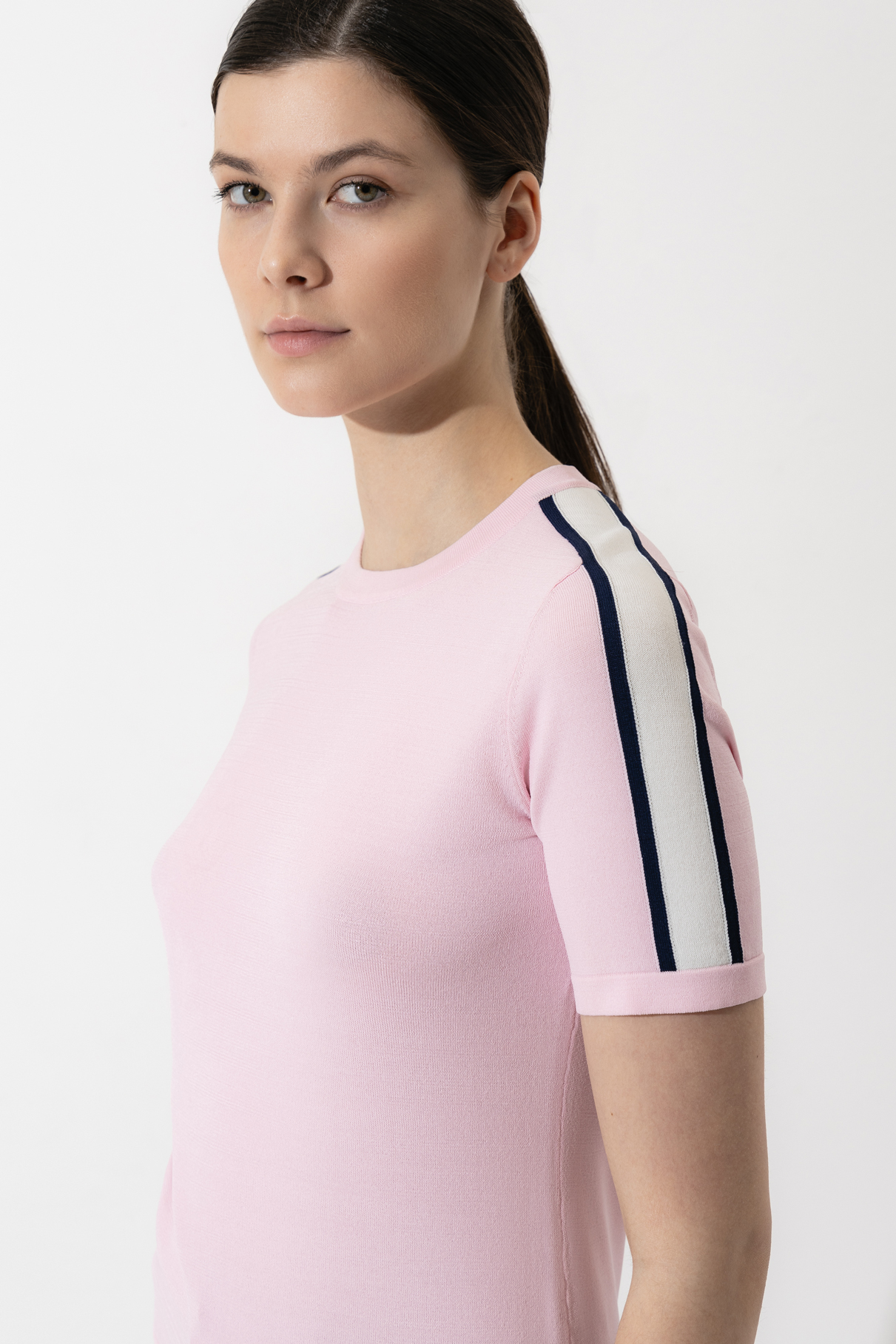 Sweater VASSA CODE, пол female, цвет pink