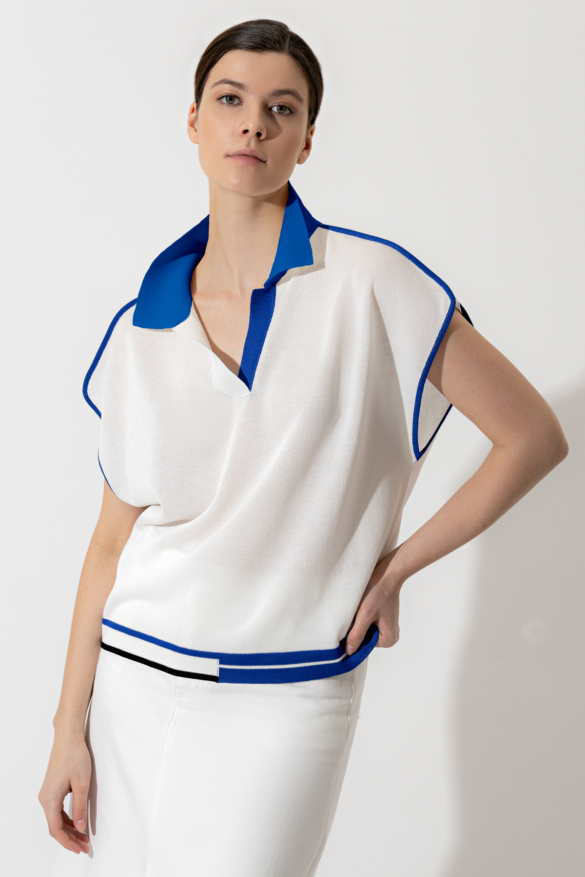 Джемпер с контрастным воротником VASSA CODE, пол женский, цвет белый