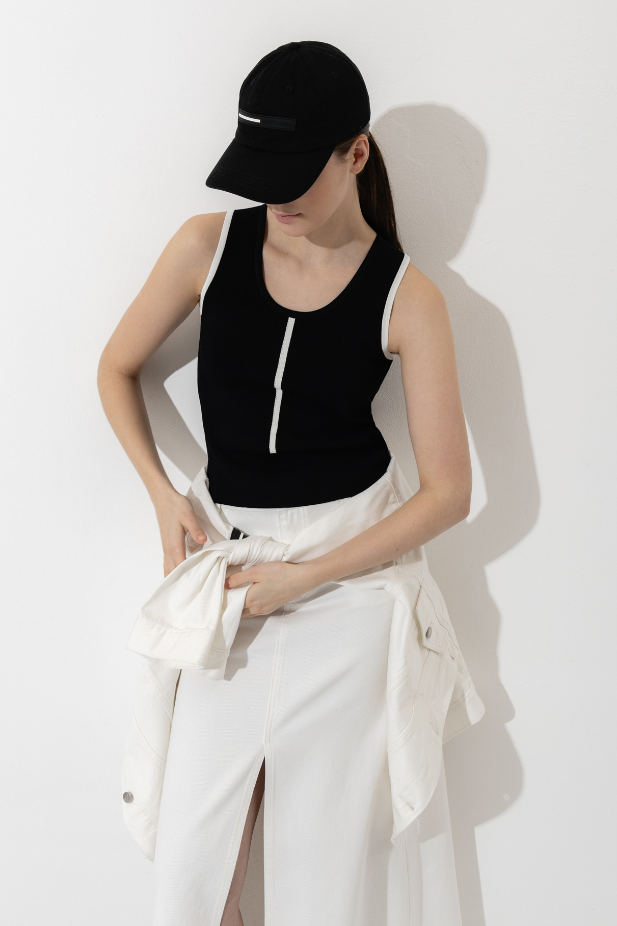 Sweater VASSA CODE, пол female, цвет black