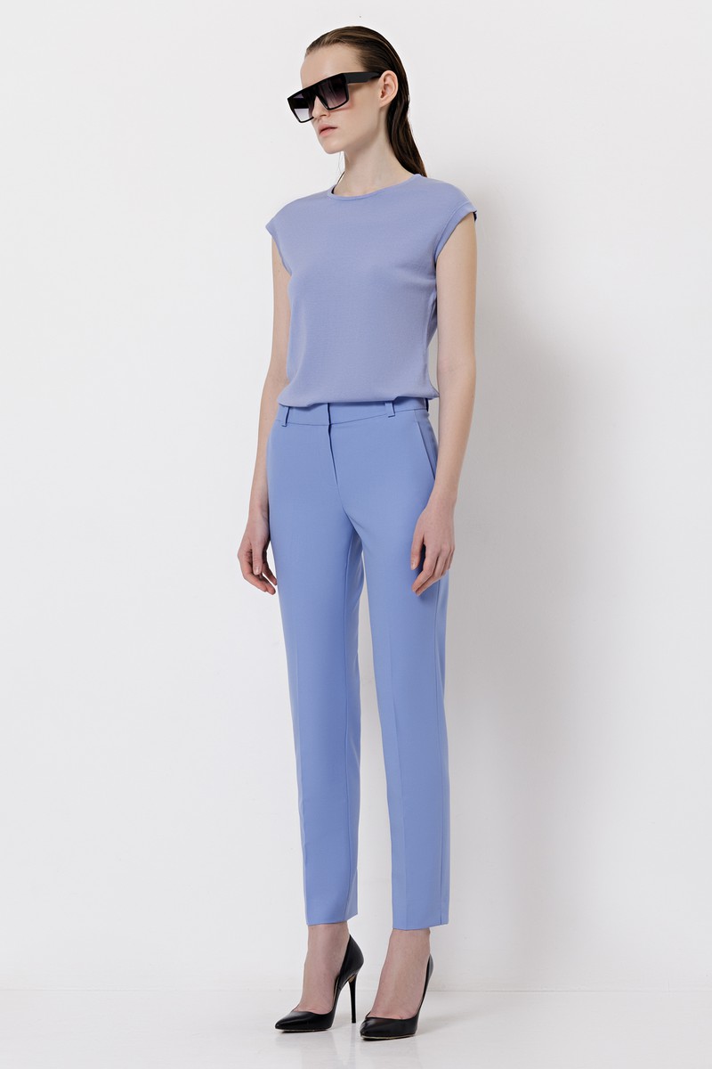 Зауженные брюки со стрелками VASSA&Co, пол женский, цвет фиолетовый